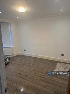 3 bedroom semi-detached house to rent, Kimbolton Road, Bedford, MK41