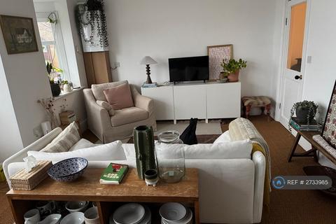 3 bedroom flat to rent, Gordon Rd, South Woodford, E18