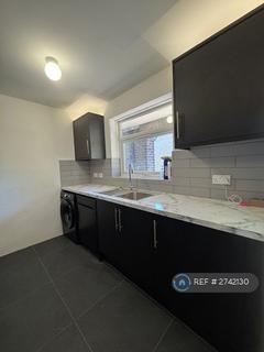 3 bedroom flat to rent, East End Road, London, N2