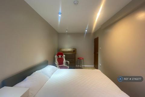5 bedroom terraced house to rent, Swasdale Road, Luton, LU3