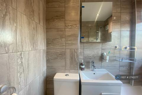 5 bedroom terraced house to rent, Swasdale Road, Luton, LU3