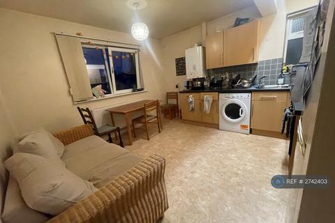 3 bedroom flat to rent, Ringwood Road, Bath, BA2