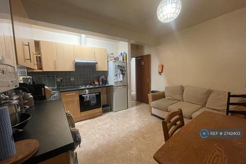 3 bedroom flat to rent, Ringwood Road, Bath, BA2