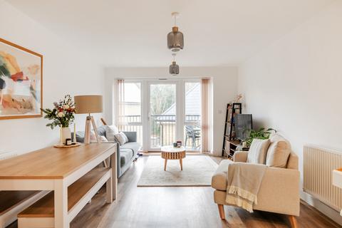 1 bedroom apartment for sale, Holman House, Worcester Park KT4