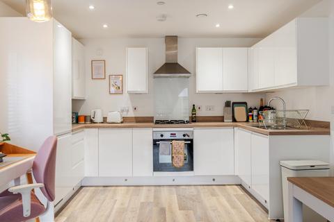 1 bedroom apartment for sale, Holman House, Worcester Park KT4