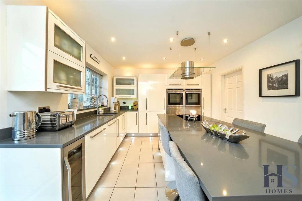 Kitchen 4.jpg