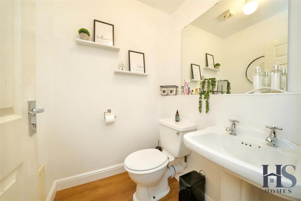 Toilet .jpg