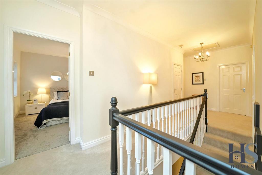 Hallway2.jpg