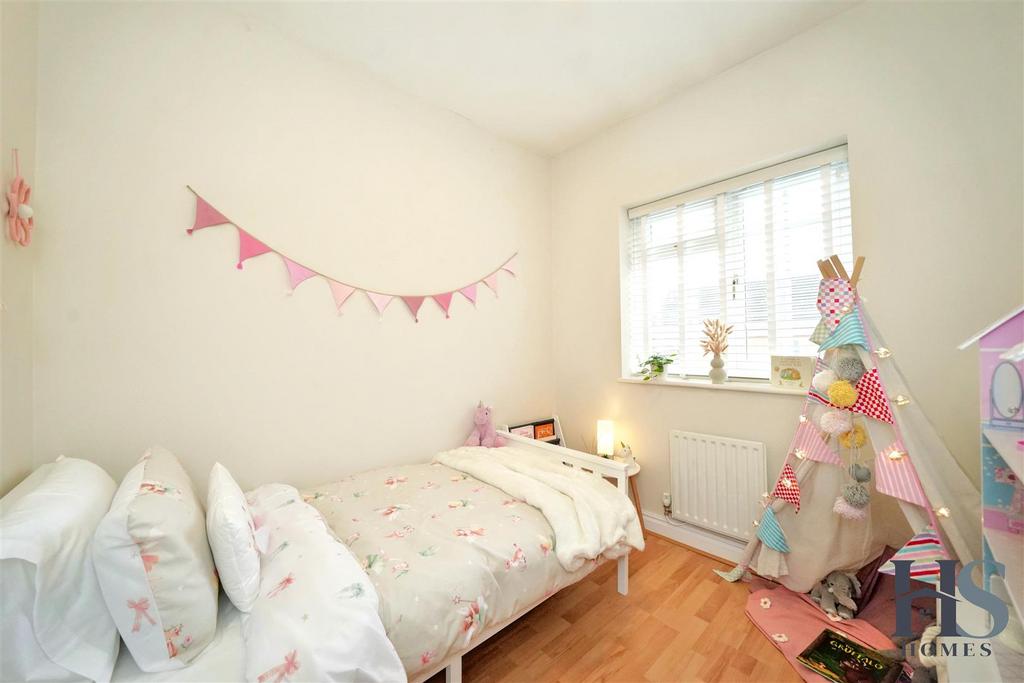 Bedroom 2a.jpg