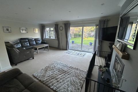 undefined, Avenue Road, Hoddesdon