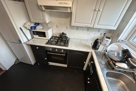 2 bedroom house share for sale, Sheldon Road, London N18