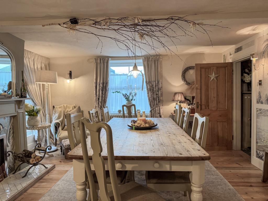 Willow Farm dining room