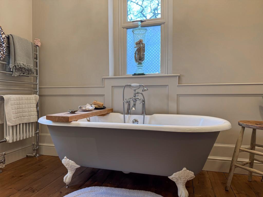 Willow Farm bath