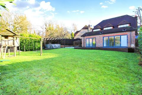 4 bedroom detached house for sale, Chipstead