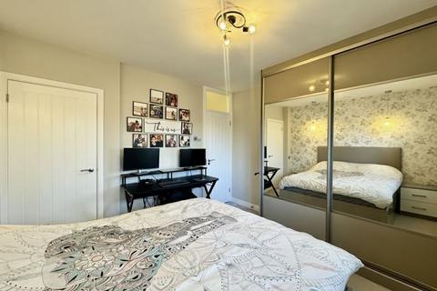 2 bedroom terraced house for sale, Amberley Way, Uxbridge