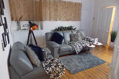 2 bedroom flat to rent, Trewhitt Road, Newcastle upon Tyne NE6