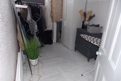 2 bedroom flat to rent, Trewhitt Road, Newcastle upon Tyne NE6