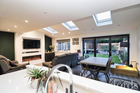 4 bedroom detached house for sale, The Willows, Boreham, CM3