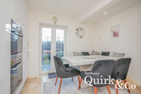 3 bedroom terraced house for sale, Dinant Avenue, Canvey Island, SS8