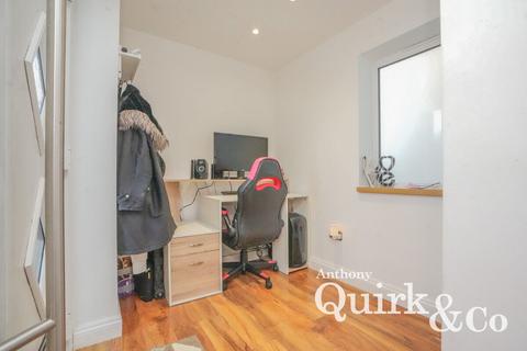 3 bedroom terraced house for sale, Dinant Avenue, Canvey Island, SS8