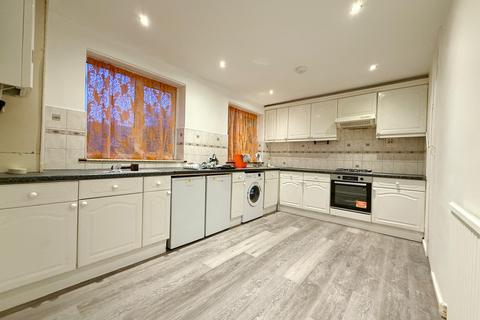 3 bedroom terraced house to rent, Foxborough Gardens, London SE4