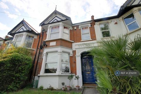 2 bedroom flat to rent, Hale End Road, London, E4