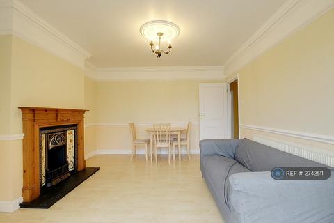 2 bedroom flat to rent, Hale End Road, London, E4