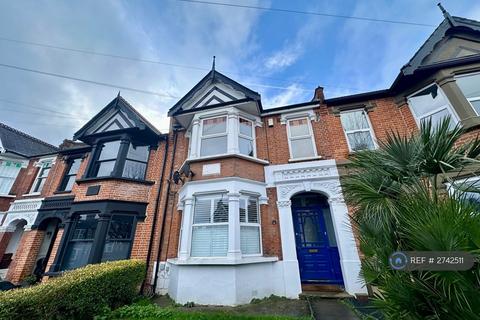 2 bedroom flat to rent, Hale End Road, London, E4