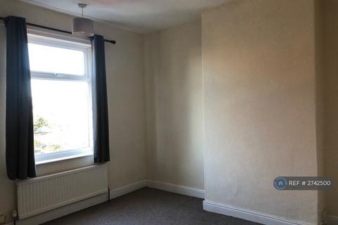 2 bedroom semi-detached house to rent, Rothervale Road, Chesterfield, S40