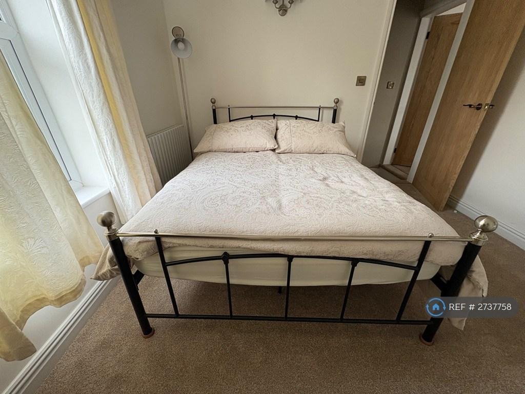 Rear Bedroom