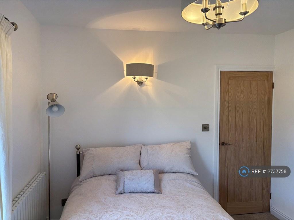 Rear Bedroom