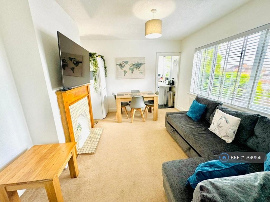 Lounge/Dining Room