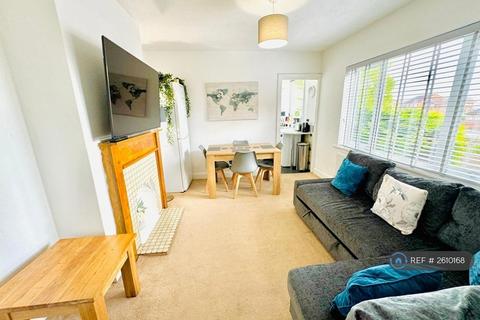 3 bedroom maisonette to rent, Kenilworth Road, Ashford, TW15