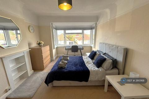 3 bedroom maisonette to rent, Kenilworth Road, Ashford, TW15