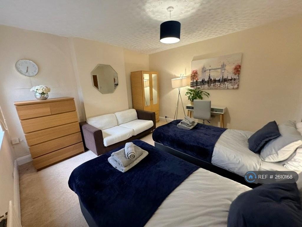 Bedroom 2 Twin Beds
