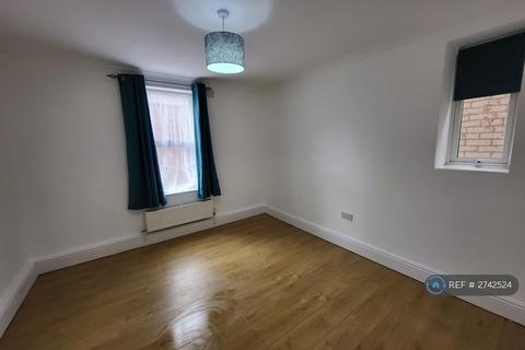 2 bedroom flat to rent, Radnor Park Avenue, Folkestone, CT19
