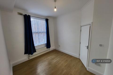 2 bedroom flat to rent, Radnor Park Avenue, Folkestone, CT19
