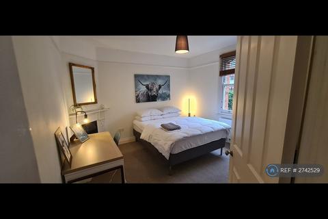 2 bedroom flat to rent, Brandon Mansions, London, W14