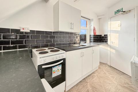 1 bedroom flat to rent, Major Road, Cardiff, CF5