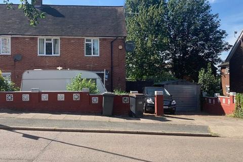 3 bedroom semi-detached house to rent, Hockwell Ring, Luton