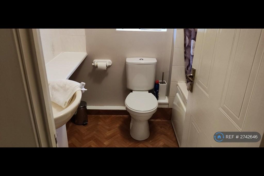 Upstairs Bathroom
