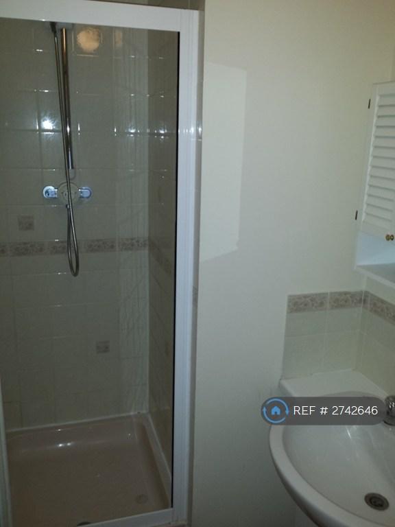 En-Suite Bathroom