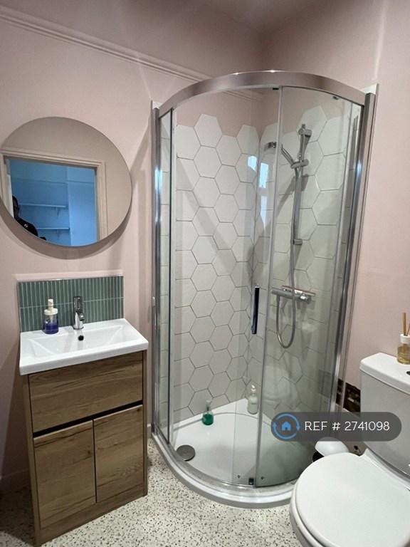 Master En-Suite