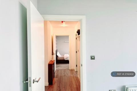 2 bedroom flat to rent, Angel Lane, London, E15