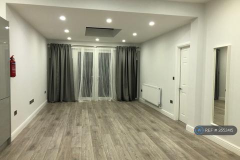 2 bedroom flat to rent, Rodborough Road, London, NW11