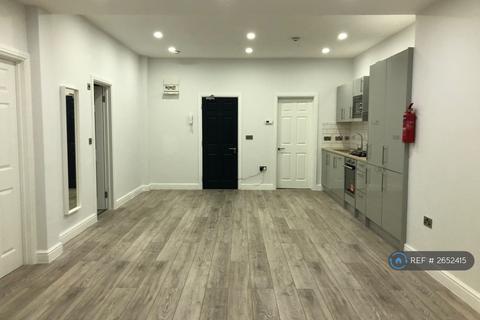 2 bedroom flat to rent, Rodborough Road, London, NW11