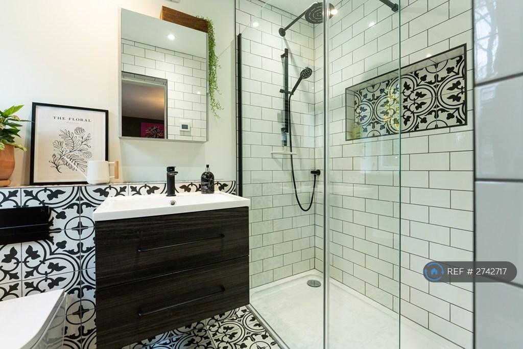 Master Bedroom En Suite