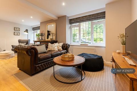 4 bedroom semi-detached house to rent, Brasted Road, Westerham, TN16