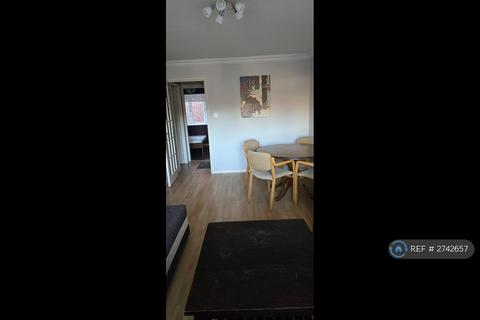 1 bedroom flat to rent, Blacksmith Close, Romford, RM6