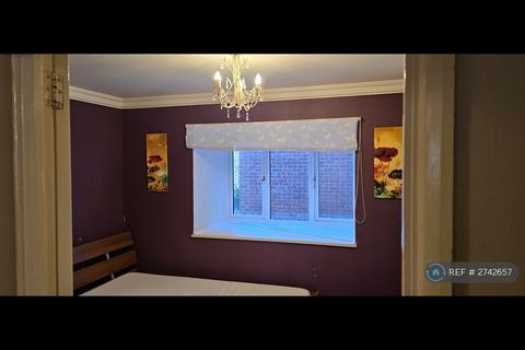 1 bedroom flat to rent, Blacksmith Close, Romford, RM6